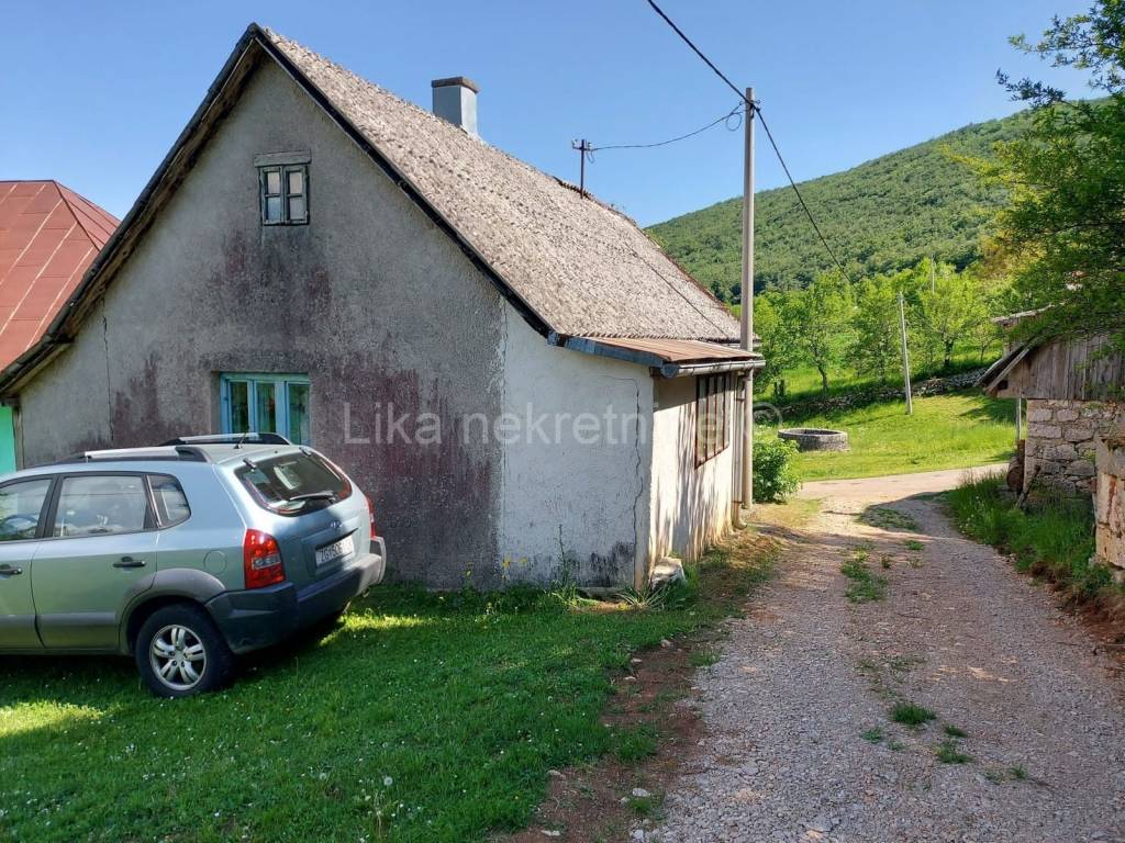 Seosko imanje, Prodaja, Perušić, Prvan Selo