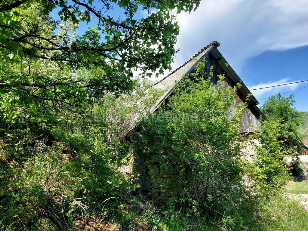 Seosko imanje, Prodaja, Perušić, Prvan Selo