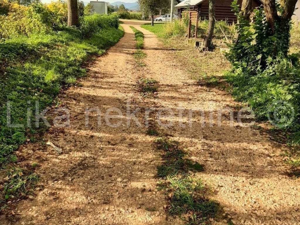 Kuća devastirana u Domovinskom ratu, Prodaja, Otočac, Brlog