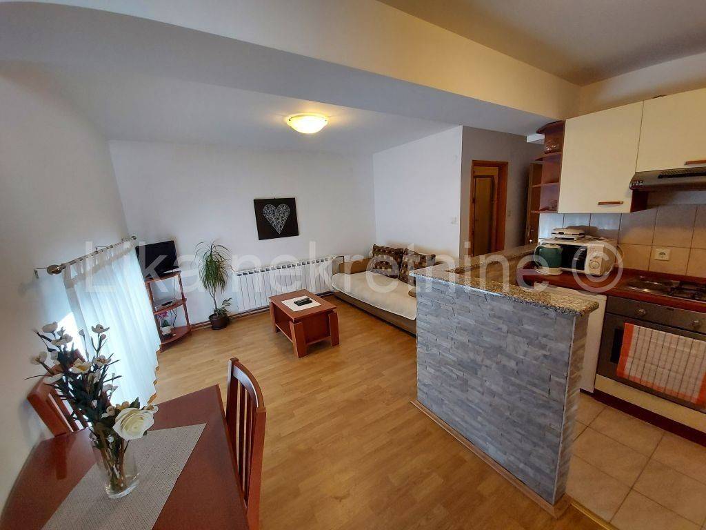 Stambeno-poslovni objekat, Prodaja, Otočac, Ličko Lešće