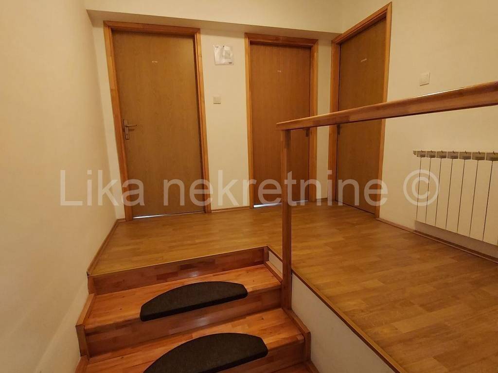Stambeno-poslovni objekat, Prodaja, Otočac, Ličko Lešće