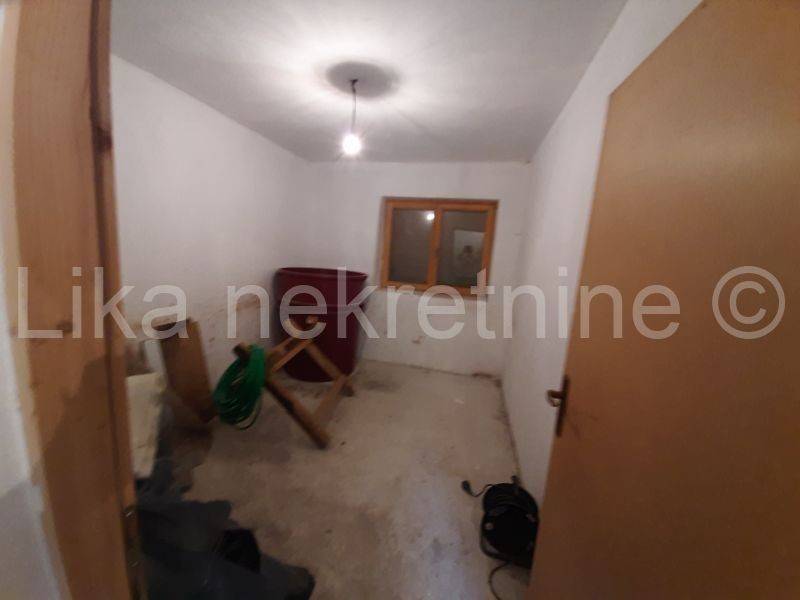 Seosko imanje, Prodaja, Otočac, Glavace