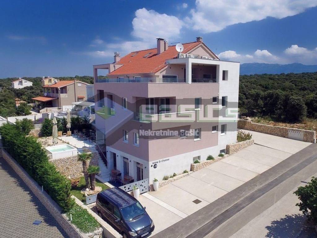 Stan u zgradi, Prodaja, Kolan, Mandre