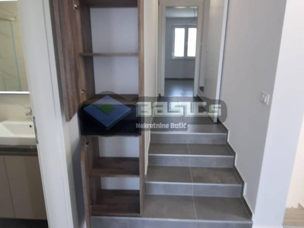 Apartman na moru, Prodaja, Kolan, Mandre