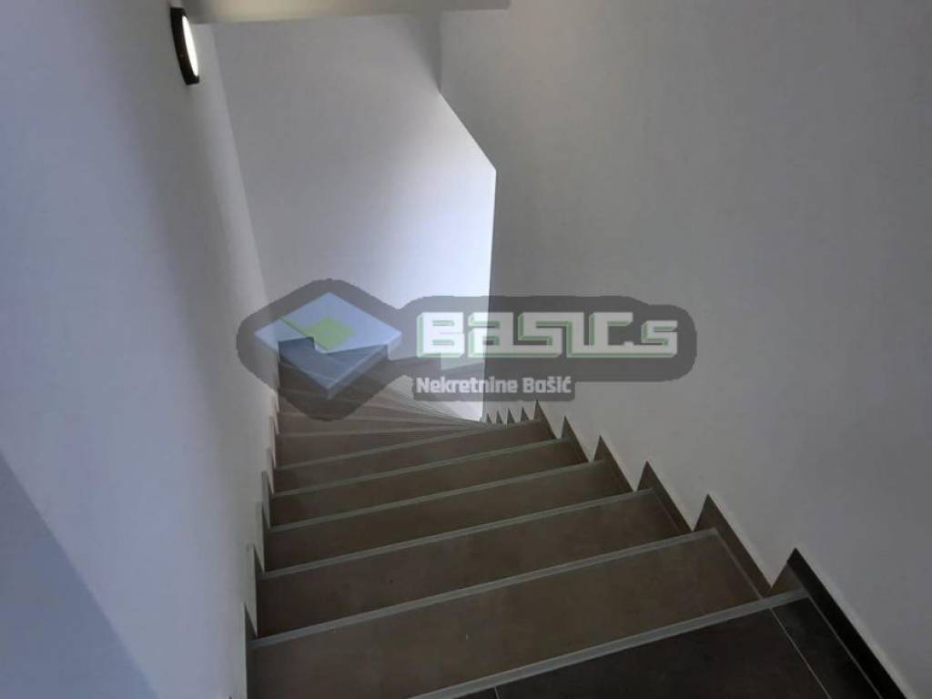 Apartman na moru, Prodaja, Kolan, Mandre