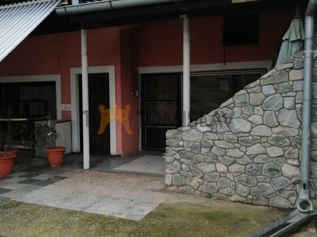 199095942.jpg