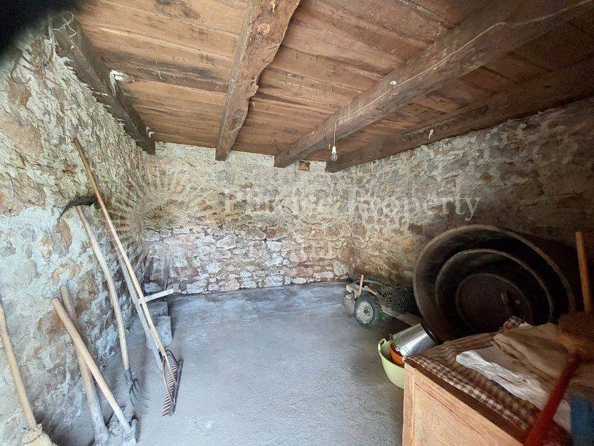 Obiteljska kuća, Prodaja, Barilovići, Koransko Selo