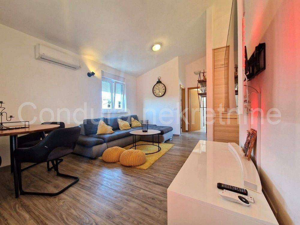 Apartman na moru, Prodaja, Vir, Vir
