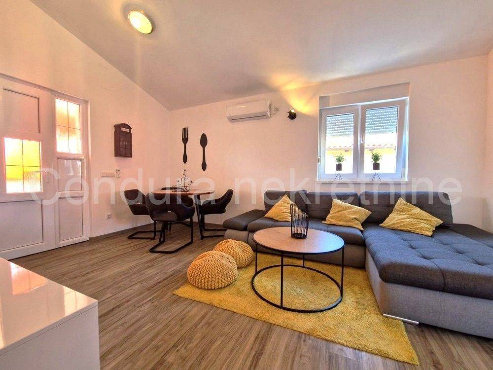 Apartman na moru, Prodaja, Vir, Vir