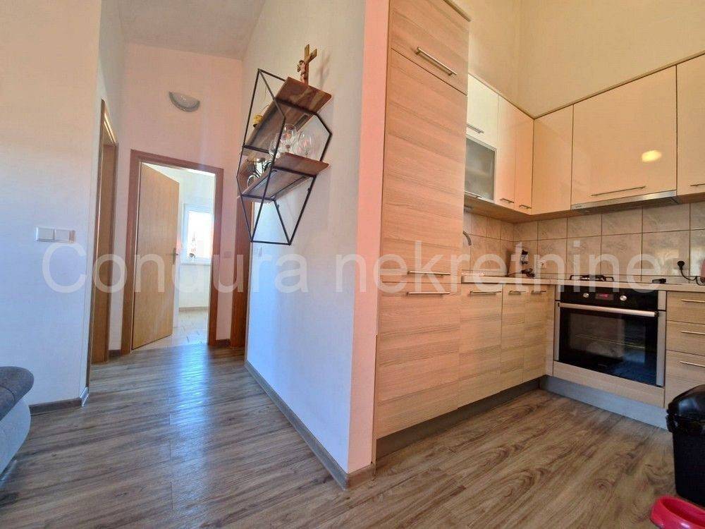 Apartman na moru, Prodaja, Vir, Vir