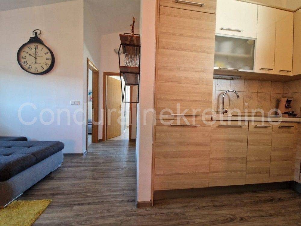 Apartman na moru, Prodaja, Vir, Vir