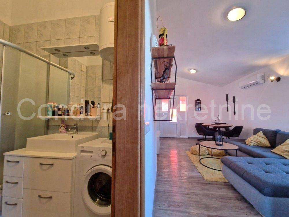 Apartman na moru, Prodaja, Vir, Vir