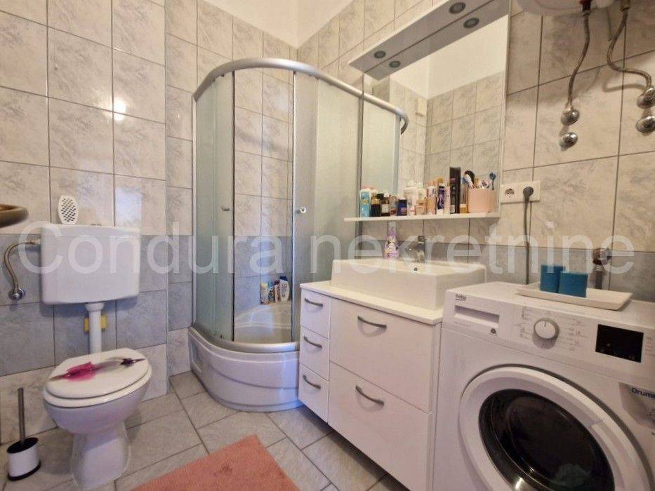 Apartman na moru, Prodaja, Vir, Vir