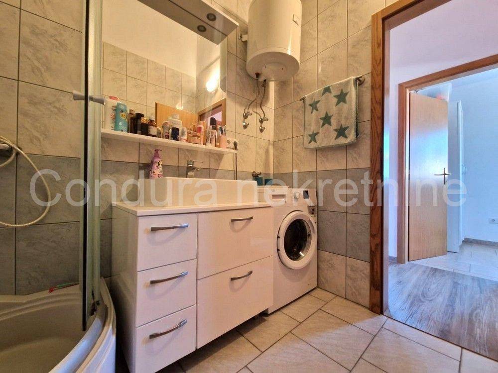 Apartman na moru, Prodaja, Vir, Vir