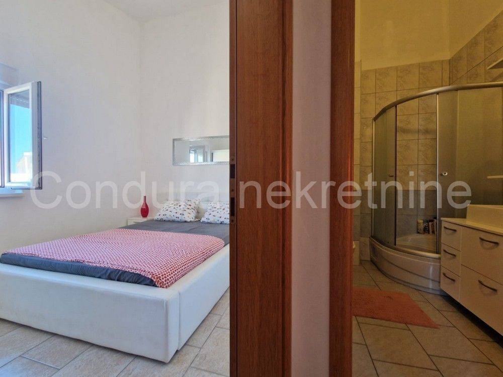Apartman na moru, Prodaja, Vir, Vir