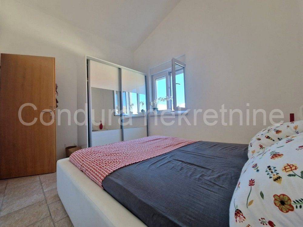 Apartman na moru, Prodaja, Vir, Vir