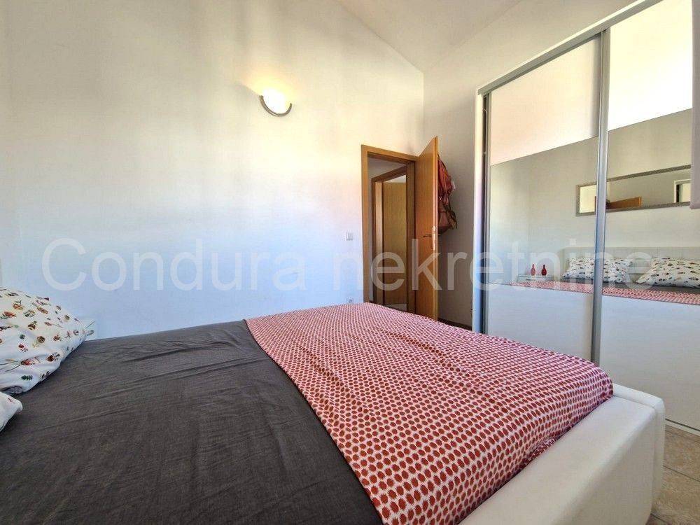 Apartman na moru, Prodaja, Vir, Vir