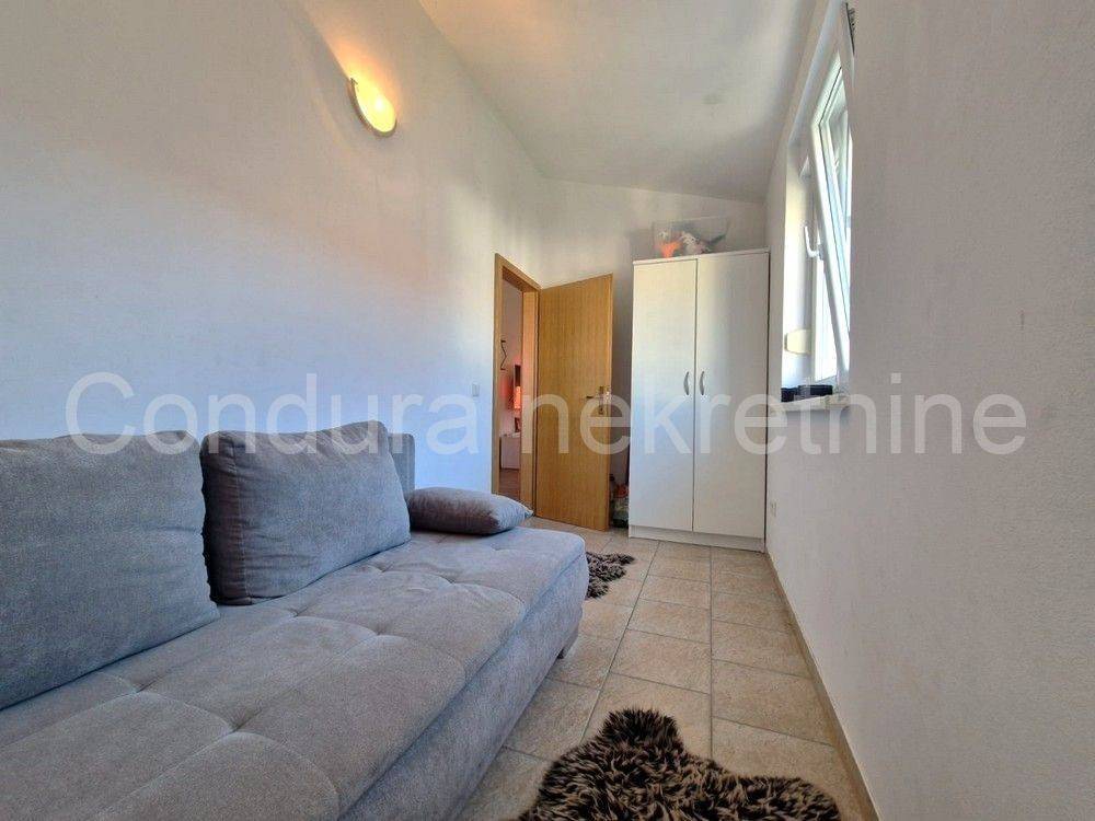Apartman na moru, Prodaja, Vir, Vir