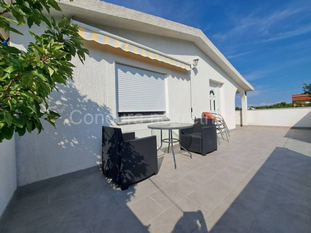 Apartmanska kuća, Prodaja, Nin, Zaton