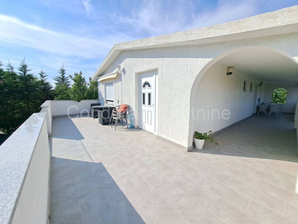 Apartmanska kuća, Prodaja, Nin, Zaton