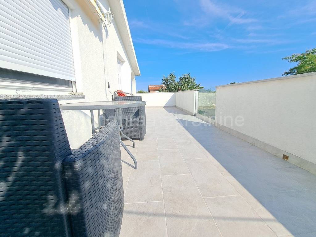 Apartmanska kuća, Prodaja, Nin, Zaton