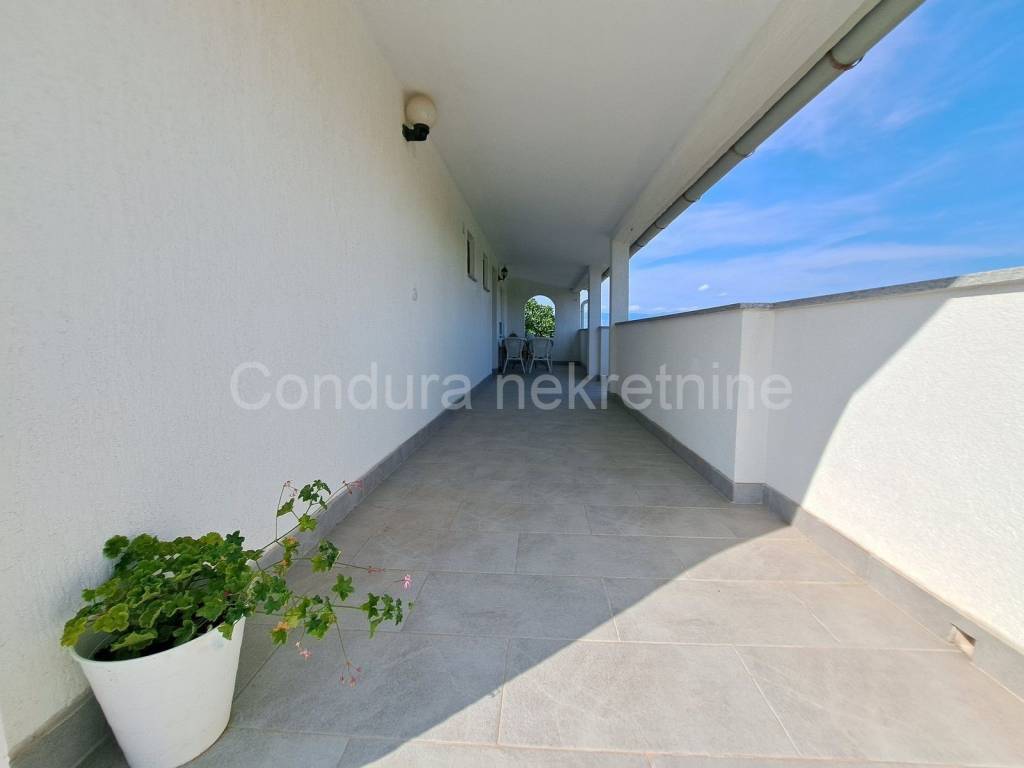 Apartmanska kuća, Prodaja, Nin, Zaton