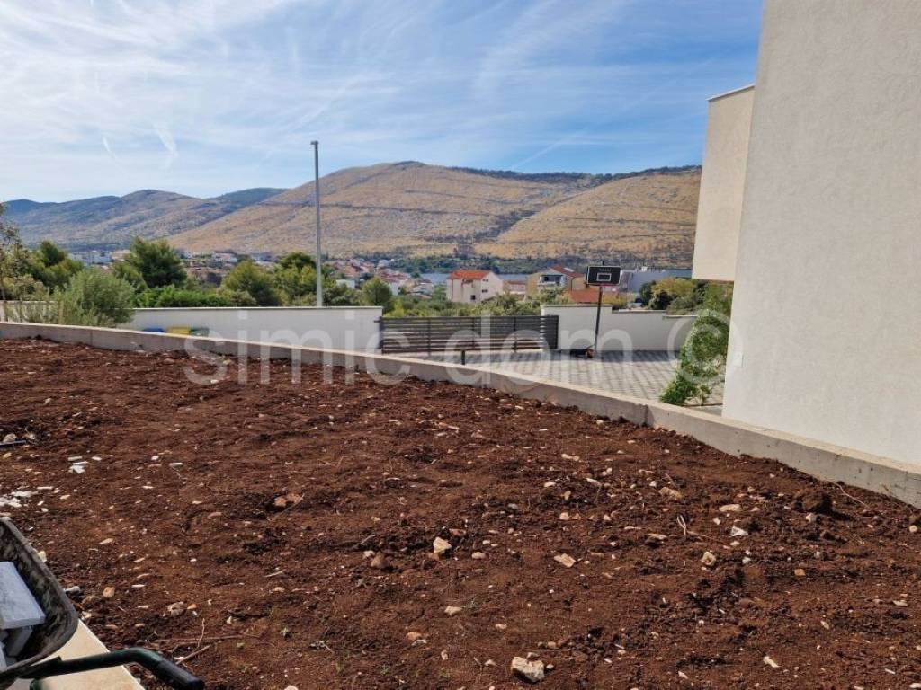 Apartman na moru, Prodaja, Okrug, Okrug Gornji