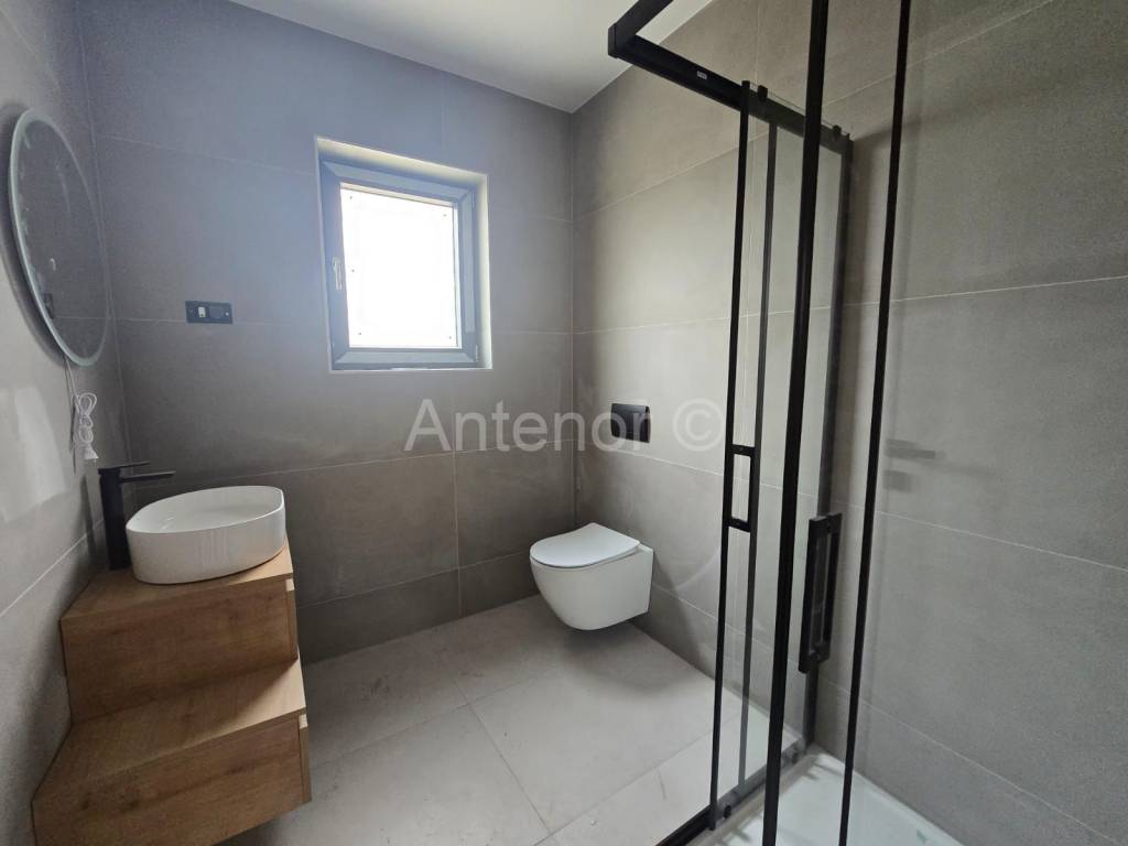 Apartman na moru, Prodaja, Privlaka, Privlaka
