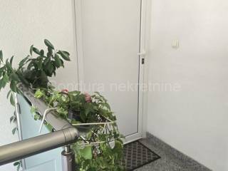 Apartman na moru, Prodaja, Nin, Nin