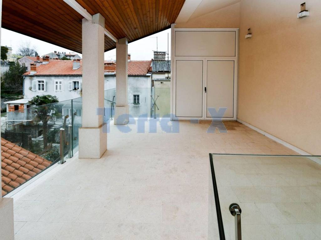Stambeno poslovni objekt, Prodaja, Pula, Pula