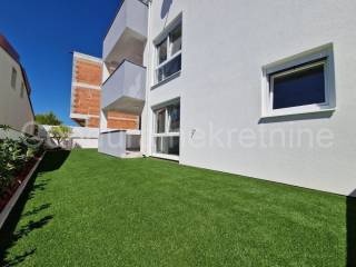 Apartman na moru, Prodaja, Vir, Vir