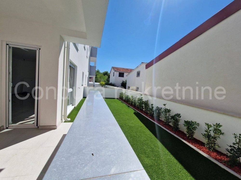 Apartman na moru, Prodaja, Vir, Vir