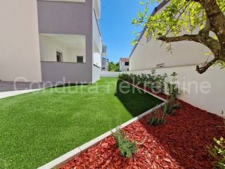 Apartman na moru, Prodaja, Vir, Vir