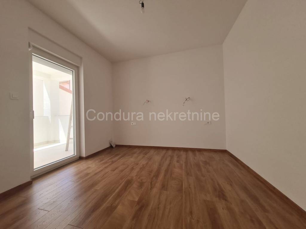 Apartman na moru, Prodaja, Vir, Vir