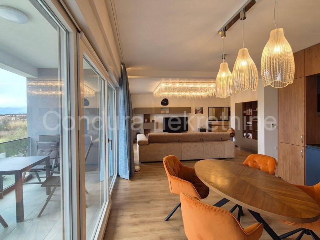 Apartman na moru, Prodaja, Vrsi, Zukve