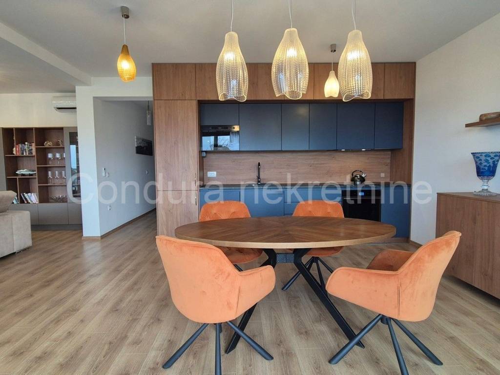 Apartman na moru, Prodaja, Vrsi, Zukve