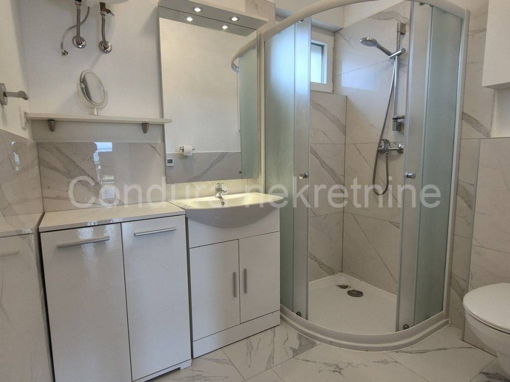 Apartman na moru, Prodaja, Vrsi, Zukve