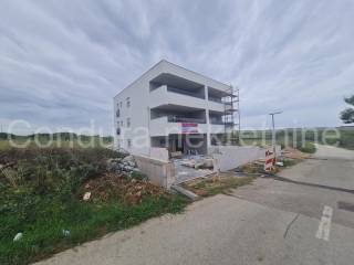 Apartman na moru, Prodaja, Povljana, Povljana