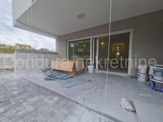 Apartman na moru, Prodaja, Povljana, Povljana