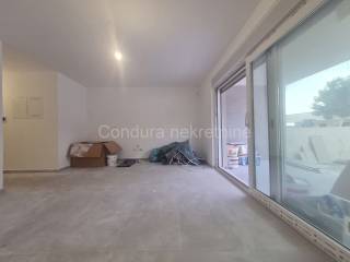 Apartman na moru, Prodaja, Povljana, Povljana