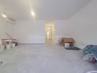 Apartman na moru, Prodaja, Povljana, Povljana