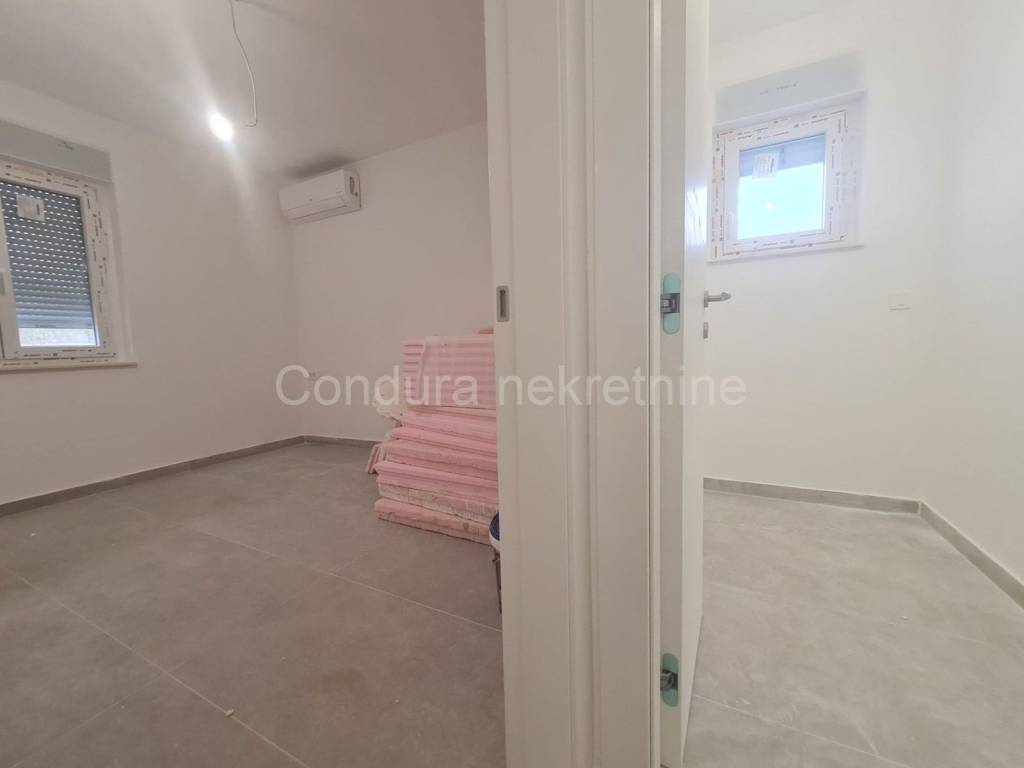 Apartman na moru, Prodaja, Povljana, Povljana