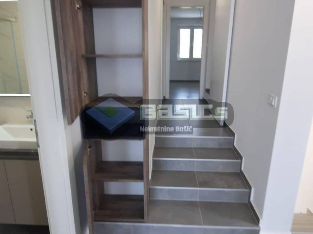 Apartman na moru, Prodaja, Kolan, Mandre