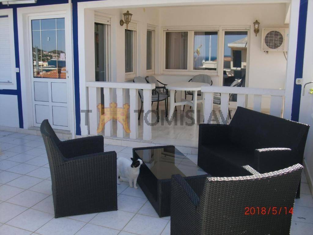 Vila, Prodaja, Dugi rat, Dugi Rat