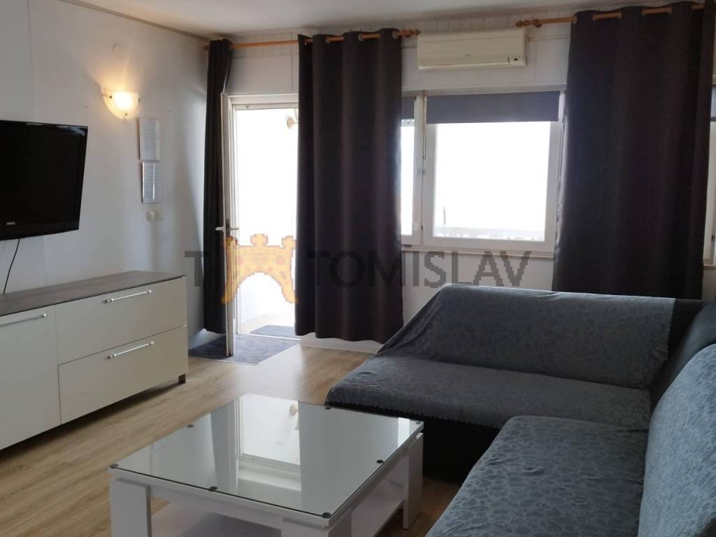 Vila, Prodaja, Dugi rat, Dugi Rat