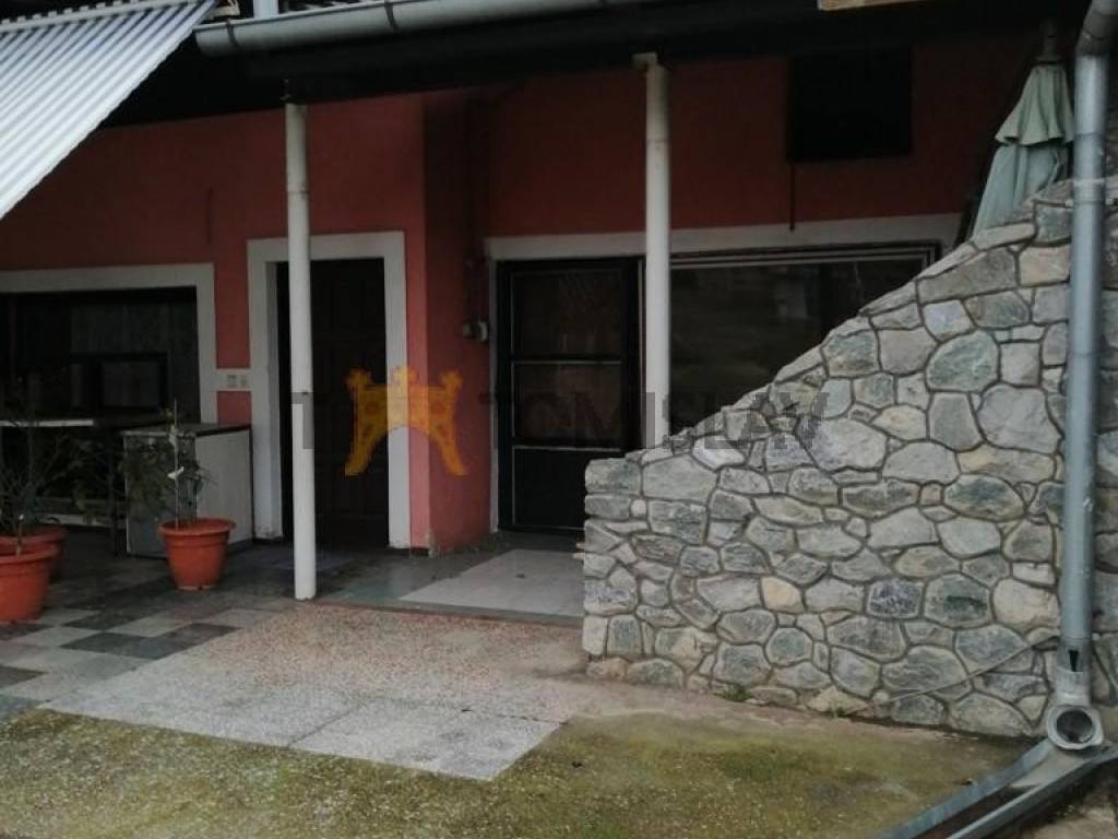 199095942.jpg