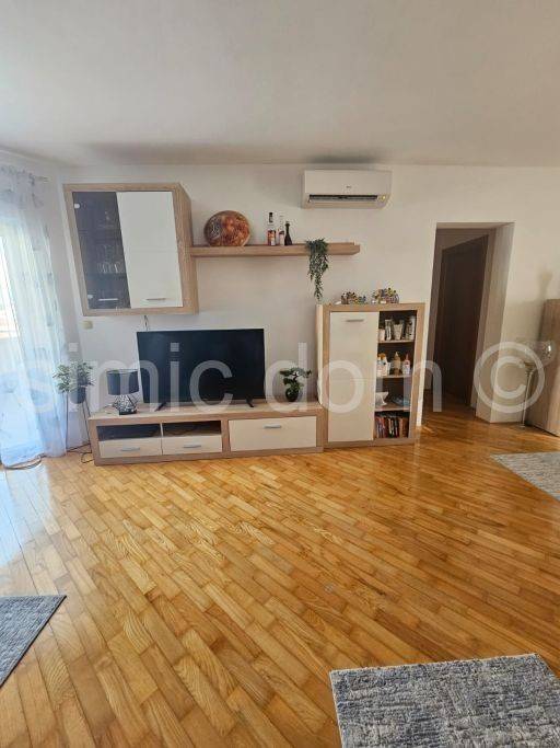 Apartman na moru, Prodaja, Okrug, Okrug Gornji