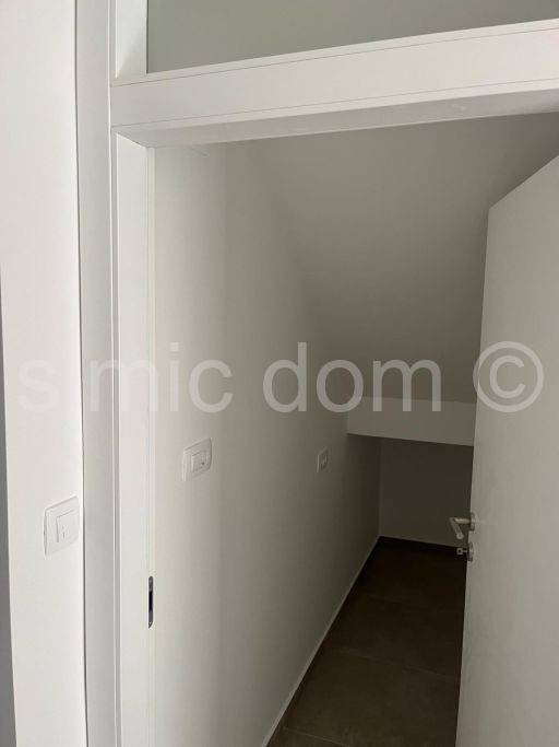 Apartman na moru, Prodaja, Tisno, Tisno