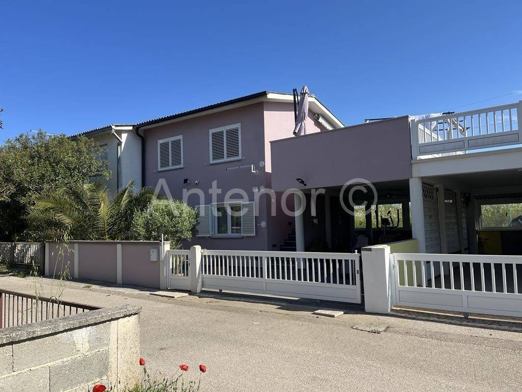 Dvojna kuća, Prodaja, Privlaka, Privlaka