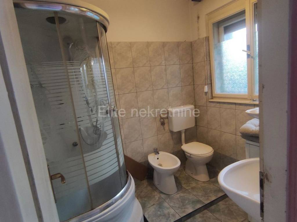 Stan u kući, Prodaja, Rijeka, Istok